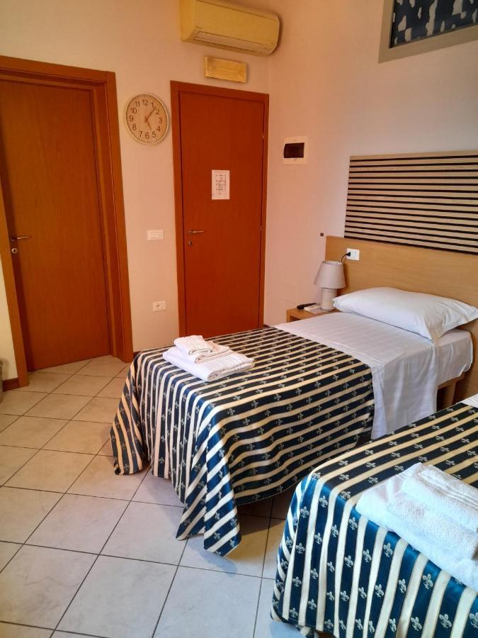 Vasco Rent Rooms Mantova Esterno foto